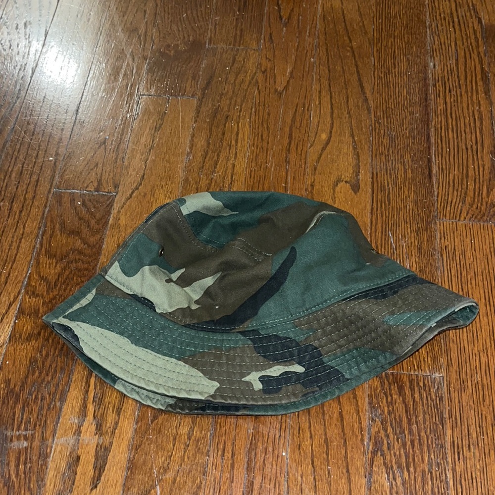 Camo bucket hat